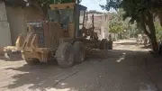 رئيس مركز أبنوب يتابع تسوية الطرق بقرية المعابدة لتسهيل حركة المواطنين