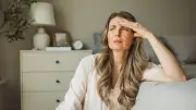استشاري صحة نفسية: المجتمع حوّل تضحية المرأة من اختيار إلى واجب