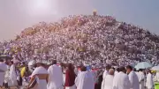 مركز الأزهر: الرمل والاضطباع سنن في الطواف ولا حرج في تركهما عند المشقة