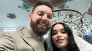 رنا طارق تغادر مصر مع نجلها إلى أمريكا بعد حكم قضائي بالسفر