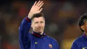 ليفاندوفسكي يعلن رحيله عن برشلونة رسمياً