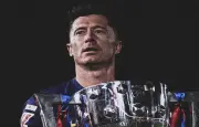 ليفاندوفسكي يعلن رحيله عن برشلونة رسمياً