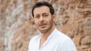 تطور مفاجئ بحالة والد مصطفى شعبان.. مشاكل بالكلى وتنفس صناعي