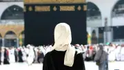 هل يجوز للمرأة الحج بدون محرم؟ عالم أزهري يحسم الجدل