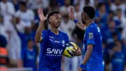الهلال يهزم نيوم بثنائية نظيفة ويواصل مطاردة الصدارة في الدوري السعودي