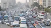 كثافات مرورية متحركة بشوارع القاهرة والجيزة والقليوبية صباح الأحد