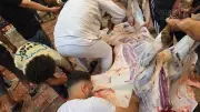 حكم ادخار جميع لحم الأضحية وعدم توزيع جزء منها على الفقراء
