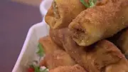 طريقة عمل ملفوف الدجاج المقلي بأسهل الخطوات