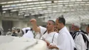 حكم الخطأ في عدد رمي الجمرات والإجابة من أمين الفتوى