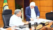 محافظ الدقهلية يصرف مساعدات مالية فورية لأسر ضحايا حادث توشكى بأسوان