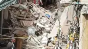 نيابة شبرا مصر تصرف سكان عقار انهار جزئياً وتستمع لأقوالهم