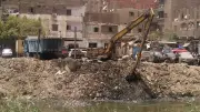 محافظ أسيوط يوجه برفع تراكمات القمامة على ضفاف ترعة الملاح بحي غرب