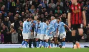 مانشستر سيتي يواجه بورنموث لملاحقة أرسنال في الدوري الإنجليزي
