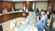 محافظ الجيزة يوجه بسرعة التعامل مع مخالفات البناء والبيئة في اللقاء الأسبوعي