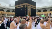 أمين الإفتاء: ارتداء الكمامة أثناء الإحرام لا يبطل العمرة ولا فدية فيه