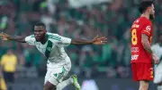 قرار رسمي ينهي صراع الأهلي والقادسية في دوري روشن السعودي