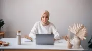 ضوابط العمل في العيد: هل يجوز خصم الراحة من الإجازات السنوية؟