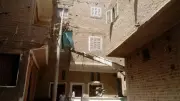 محافظ أسيوط: رفع كفاءة الإنارة العامة بقرية البربا في صدفا