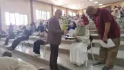 رئيس جامعة أسوان يتفقد امتحانات كلية الألسن ويؤكد على توفير الرعاية للطلاب