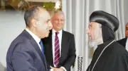 وزير الخارجية يلتقي أسقف الكنيسة القبطية في لندن ويشيد بدوره