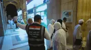 بعثة حج القرعة تواصل تفويج الحجاج من المدينة إلى مكة