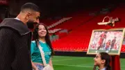ظهور مفاجئ لمحمد صلاح في أنفيلد مع أسرته قبل وداع الريدز