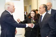 وزير الخارجية يؤكد أهمية الحلول الدبلوماسية لتحقيق الأمن في الشرق الأوسط