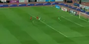 ياسين مرعي يحصل على كارت أحمر بعد تدخله العنيف على منذر طمين في الأهلي والمصري