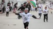 باحث سياسي: ما تعرض له نشطاء أسطول الصمود وصمة عار جديدة في سجل الاحتلال