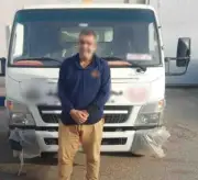 القبض على سائق دهس شابا وهرب بسيارة منتهية الترخيص بالضواحي