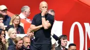 ليفربول يخطط لإقالة سلوت وتعيين إيراولا بديلاً من بورنموث