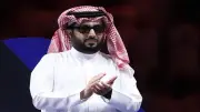 تركي آل الشيخ يشكر السيسي ويؤكد: السبت أعظم حدث ملاكمة في مصر