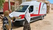 سيارة المركز التكنولوجي المتنقل تجوب شوارع الخارجة لاستخراج التراخيص