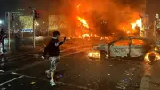احتجاجات واسعة في دبلن بعد وفاة رجل كونغولي أثناء تقييده