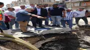 نائب محافظ الفيوم يتابع إصلاح كسر مفاجئ بخط الصرف الصحي