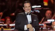 نجل محمد ثروت يطمئن الجمهور على حالته الصحية بعد استئصال المرارة