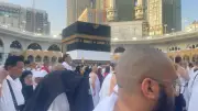 الأزهر: إزالة المحرم لشعره أو أظفاره عمداً تستوجب الفدية