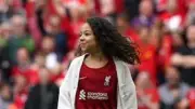ابنة محمد صلاح مكة.. كيف أصبحت تميمة حظ الأنفيلد وأيقونة الوداع الأخير؟