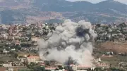 جيش الاحتلال يهاجم أهدافا لحزب الله في صور جنوبي لبنان