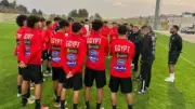 منتخب الناشئين يواصل تدريباته استعداداً لمواجهة تنزانيا في نصف نهائي أمم إفريقيا