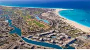 قبل وبعد.. مقارنة تظهر حجم الإنجاز لشكل الساحل الشمالي خلال سنوات