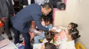محافظ المنوفية يزور حضانة إيوائية ويوزع العيدية على الأطفال الأيتام