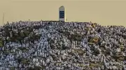 ماذا يقول الله لملائكته عشية يوم عرفة؟ فضائل وأسرار