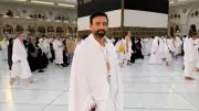 إبراهيم فايق يؤدي مناسك الحج من الحرم المكي ويدعو بالقبول