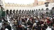 آلاف الصائمين يستعدون لإفطار يوم عرفة بالجامع الأزهر في مشهد مهيب