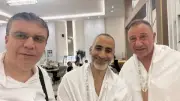 محمود الخطيب يؤدي مناسك الحج في عرفات بصحبة عمرو الليثي