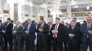 محافظ البحر الأحمر يؤدي صلاة عيد الأضحى بمسجد الميناء الكبير بالغردقة
