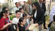 محافظ البحيرة تشارك المواطنين فرحة عيد الأضحى وتوزع الهدايا على الأطفال