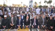 محافظ الأقصر يوزع الهدايا على المواطنين عقب صلاة عيد الأضحى