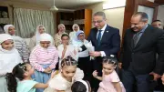 محافظ الجيزة يزور دار رعاية البنات بإمبابة ويوزع الهدايا في عيد الأضحى